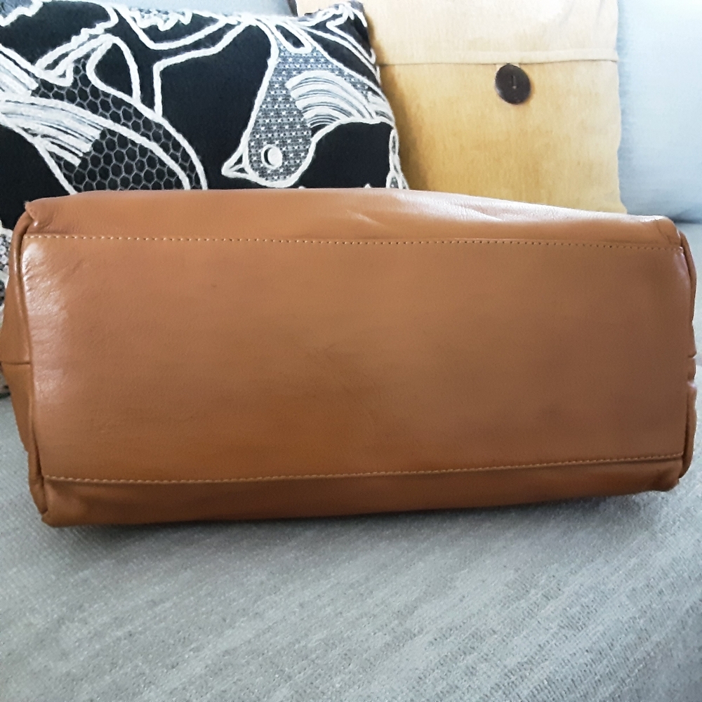 Wanderers Travel Co Madrid Handbag - Large Size Tan Leather - Picture 10 of 12